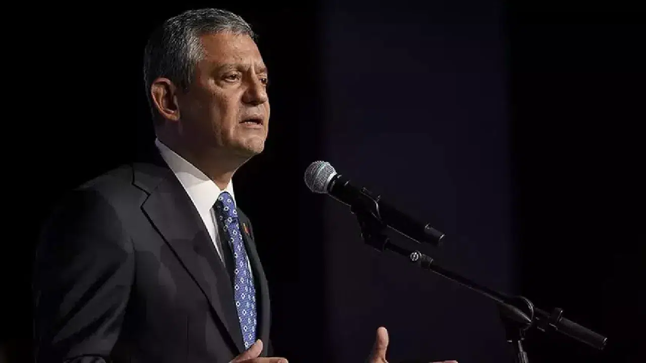 Özgür Özel, şehit Sefer Alan’ın ailesini ziyaret etti