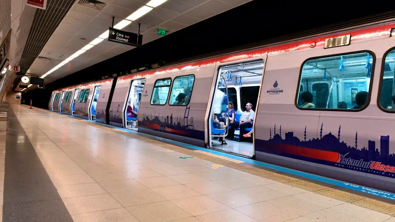 İstanbul'da 30 yaşın üstündeki öğrenciler indirimli ulaşımdan yeniden faydalanabilecekler