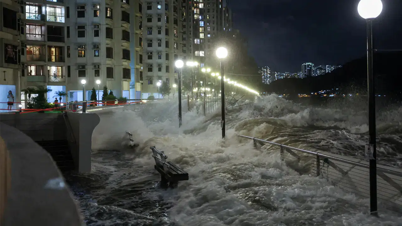 Tayvan’da Süper Tayfun Ragasa onlarca can aldı