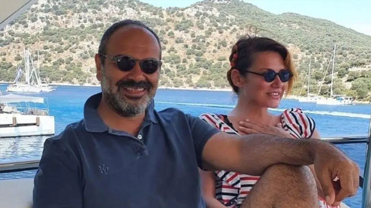 Deniz Seki 5 yıllık sevgilisinden ayrıldığını açıkladı