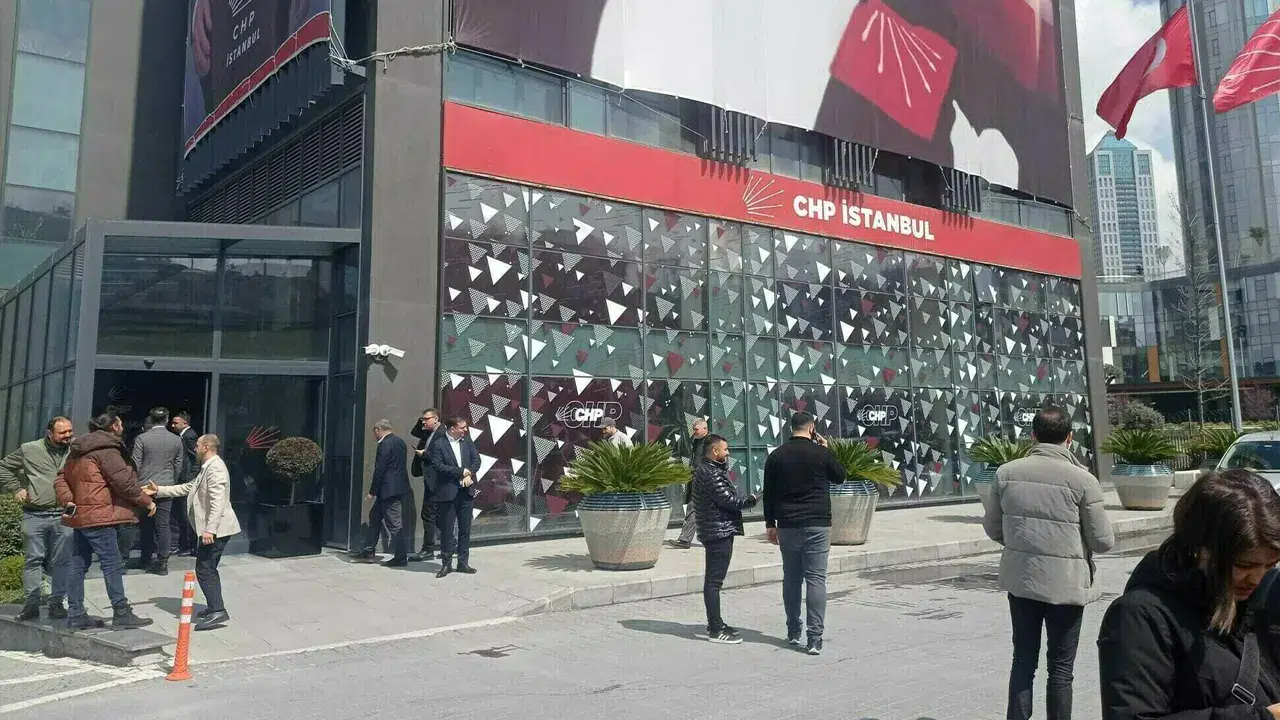 CHP, İstanbul İl Başkanlığı binasını kapatma kararı aldı: Yeni adres belli oldu!