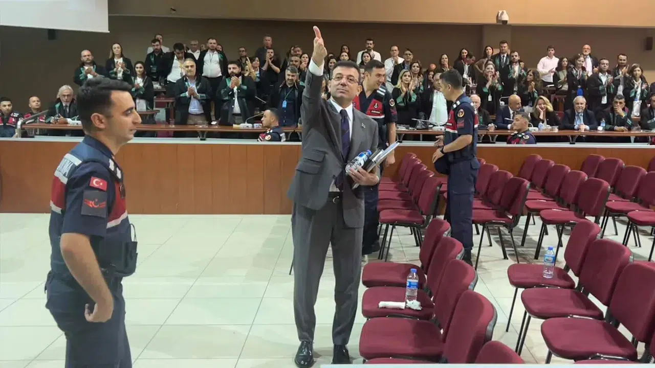 İmamoğlu 'bilirkişi davasında' ikinci defa hakim karşısındaydı: Dava ertelendi!