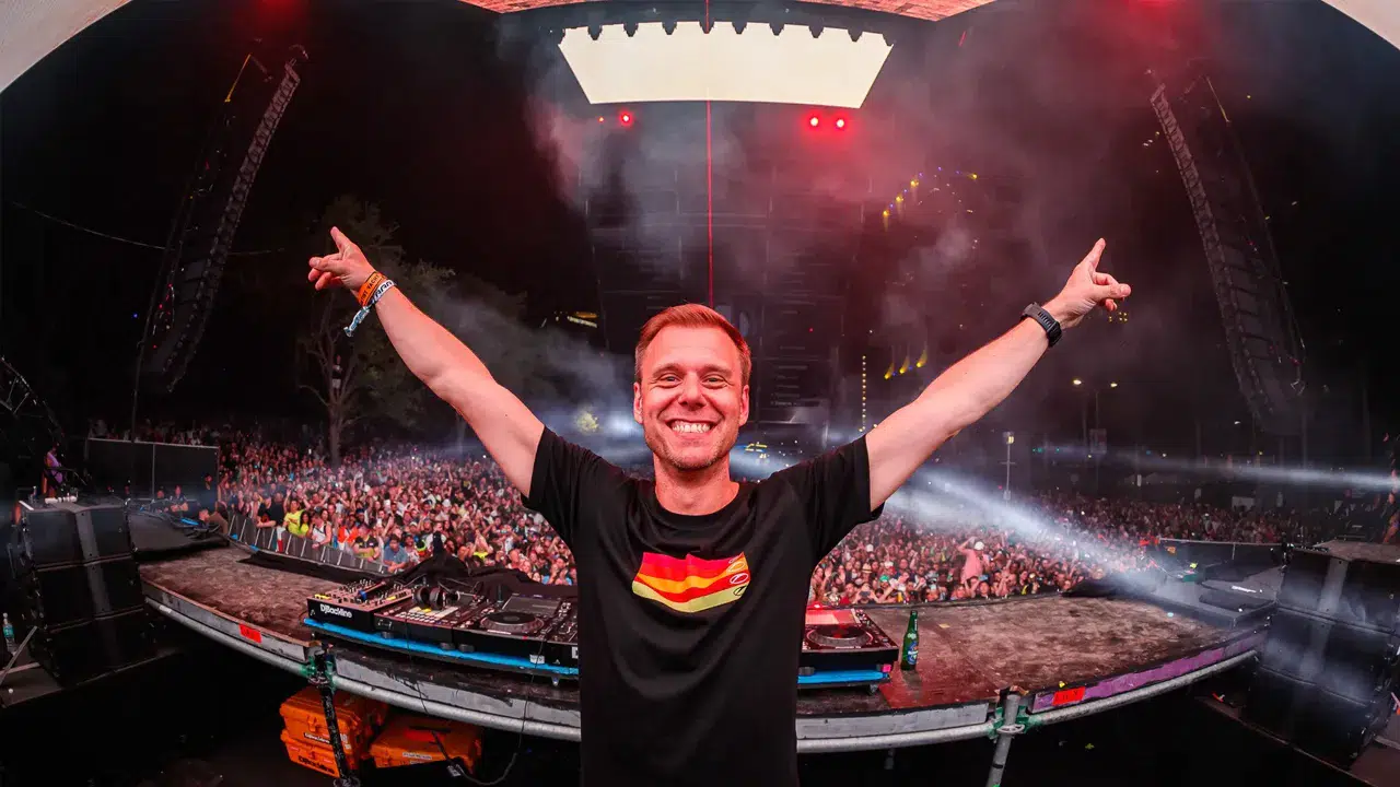 Armin van Buuren 20 Eylül’de İstanbul’da sahne alacak