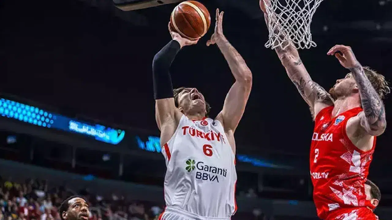 12 Dev Adam EuroBasket 2025’te yarı finale yükseldi: Polonya’yı 91-77 yendi
