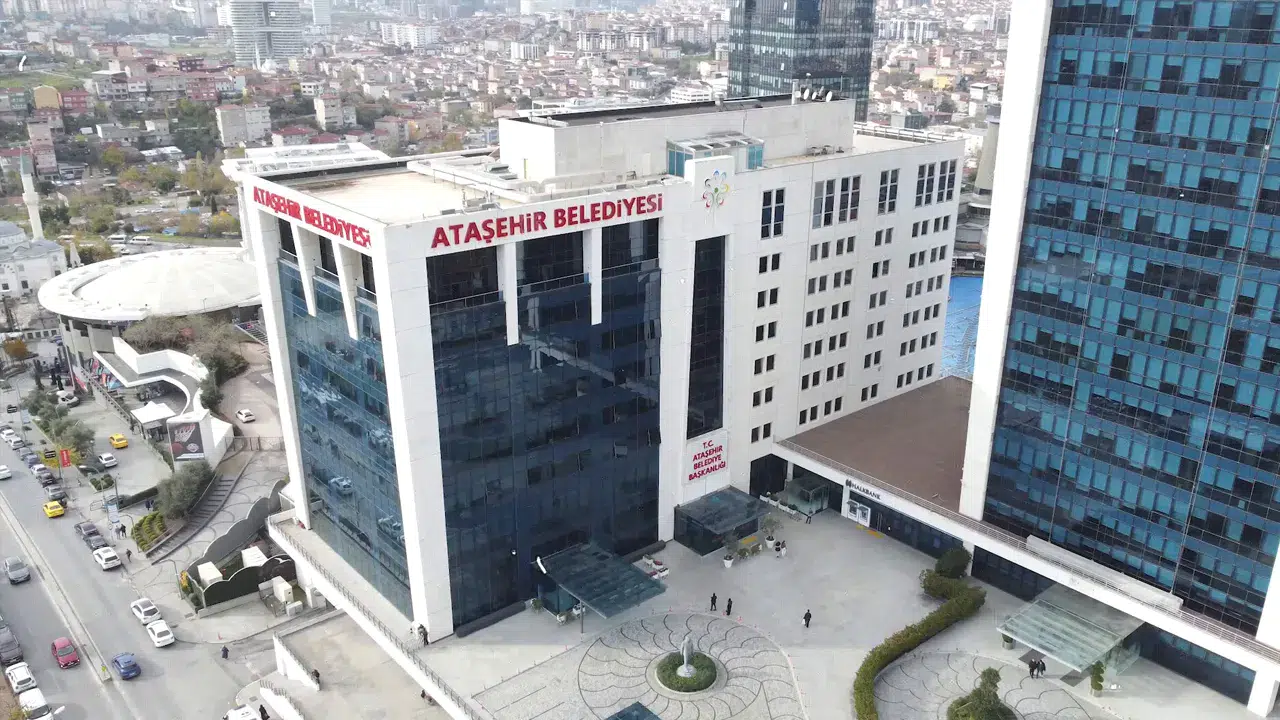 Eski Ataşehir Belediye Başkan Yardımcıları Ab­dullah Der ve Deniz Kutlu tahliye edildi