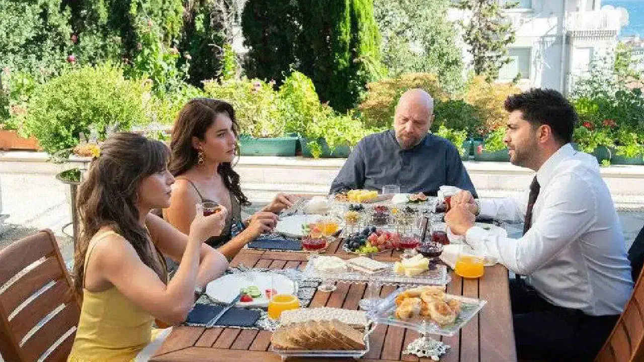 Kızılcık Şerbeti yeni sezon bu akşam başlıyor: Son bölümde neler olmuştu?