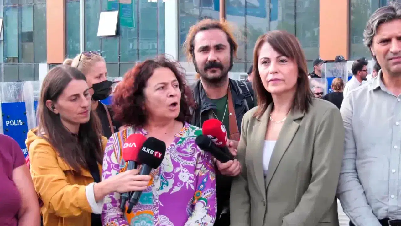 DEM Parti CHP İstanbul İl Başkanlığı’na destek ziyaretinde bulundu: Bu operasyon demokrasiye yöneliktir