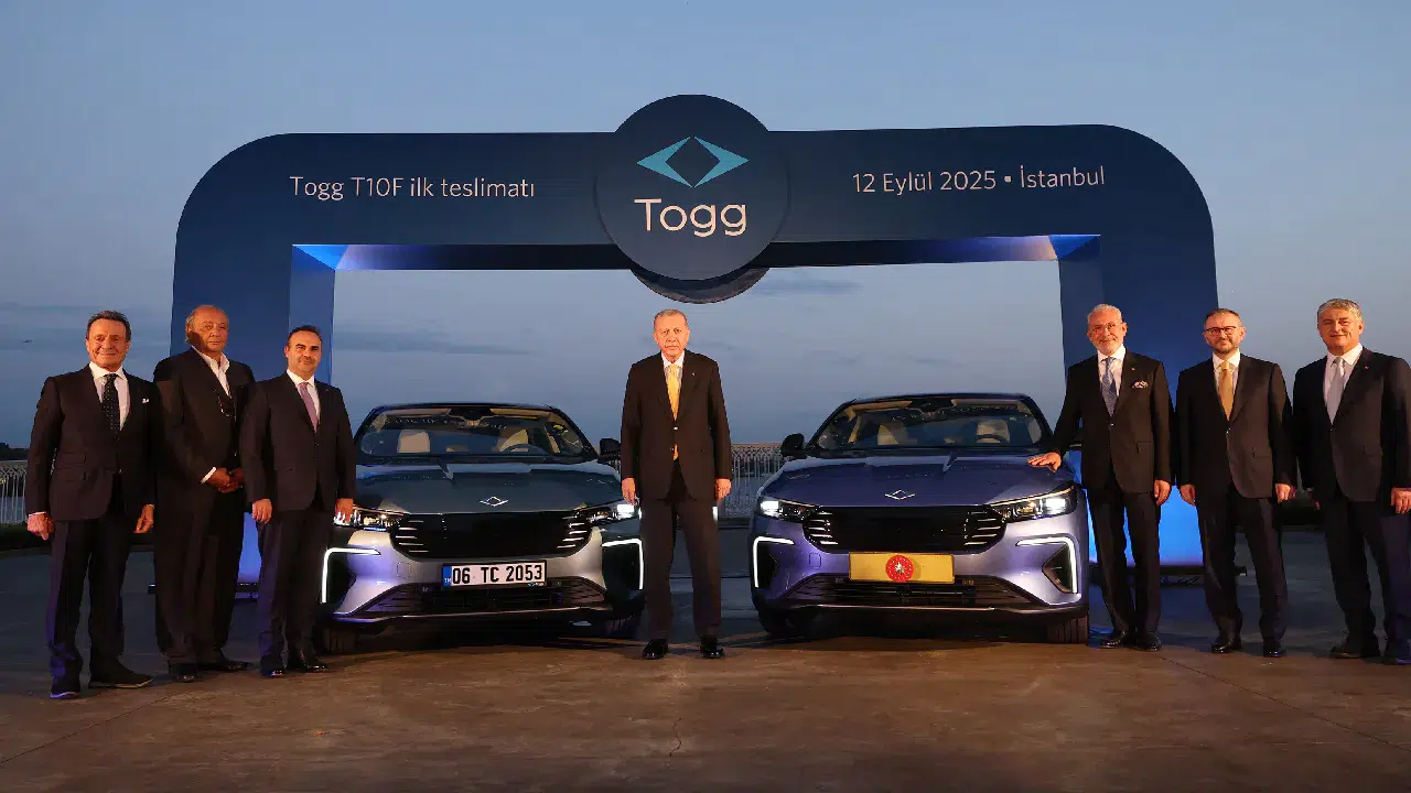 Cumhurbaşkanı Erdoğan’a TOGG T10F hediye edildi: Mavi modelle test sürüşü yaptı