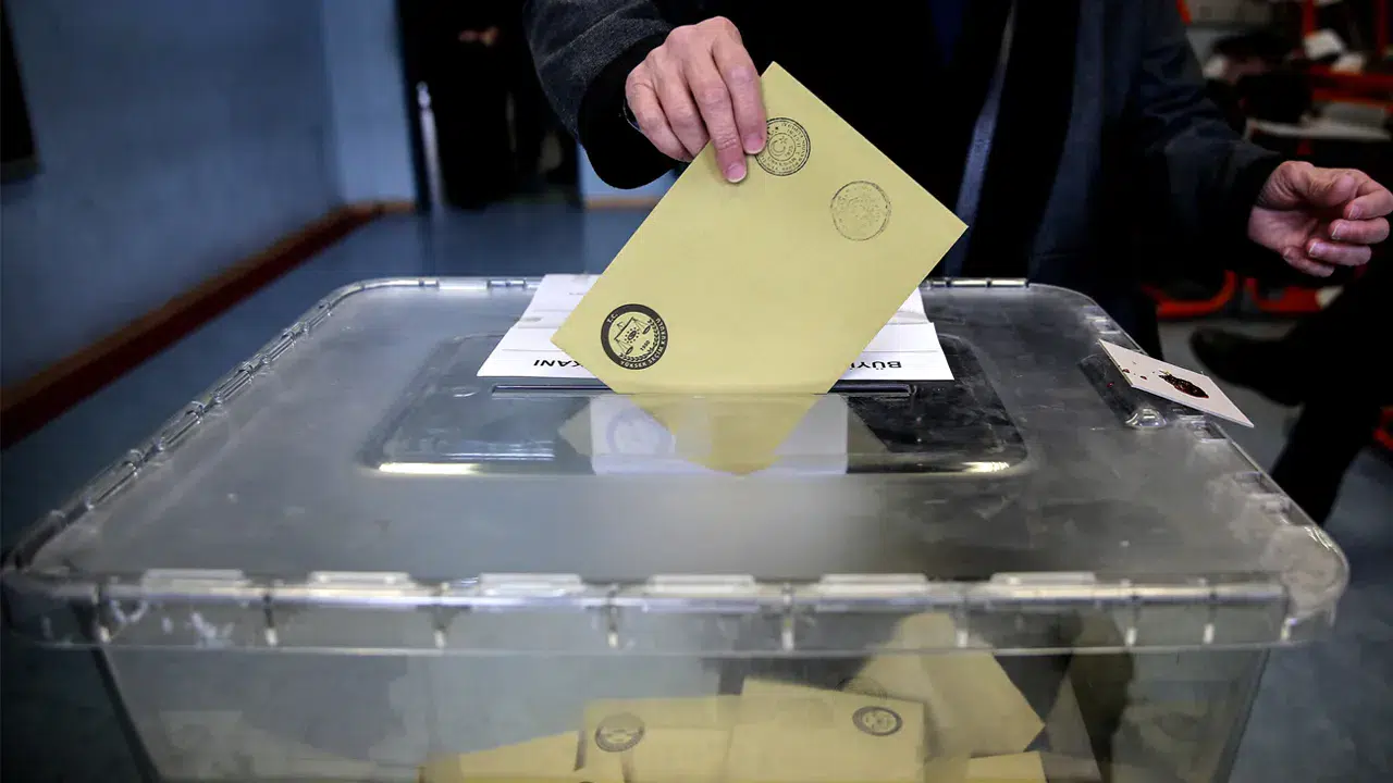 Gençlerin hangi partiyi tercih ettiği araştırma sonucunda ortaya çıktı!