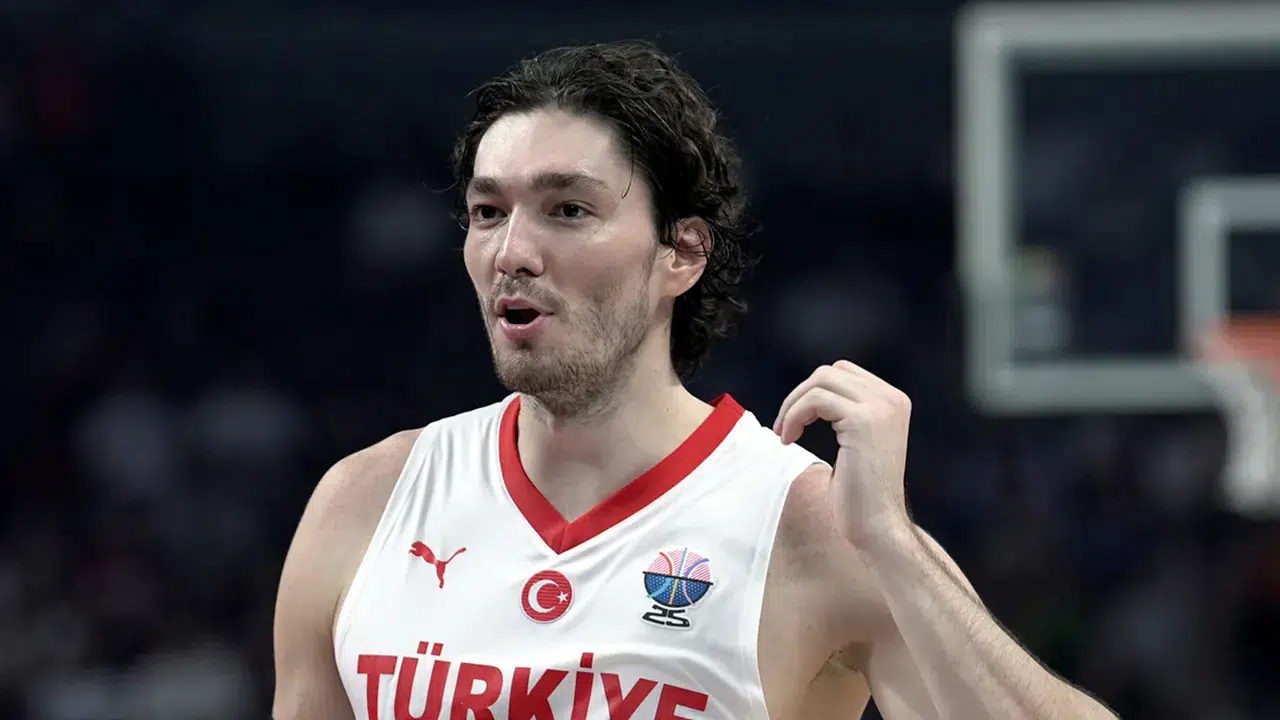 Cedi Osman, Yunanistan karşısında forma giyebilecek mi?