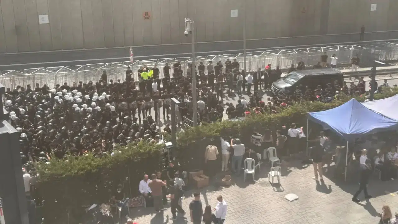 Ali Gökçek’ten Bakan Yerlikaya’ya: Parti binamıza saldırı emrini siz mi verdiniz?