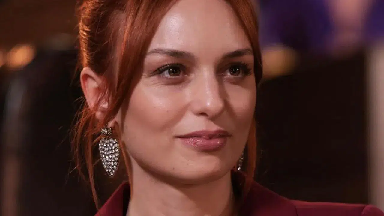 Annesini kaybettikten sonra yaptığı paylaşım korkutmuştu: Nilperi Şahinkaya'dan açıklama geldi