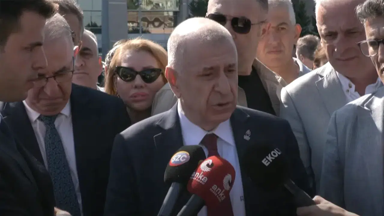 Ümit Özdağ’ın “Cumhurbaşkanına hakaret” davasında duruşma ertelendi