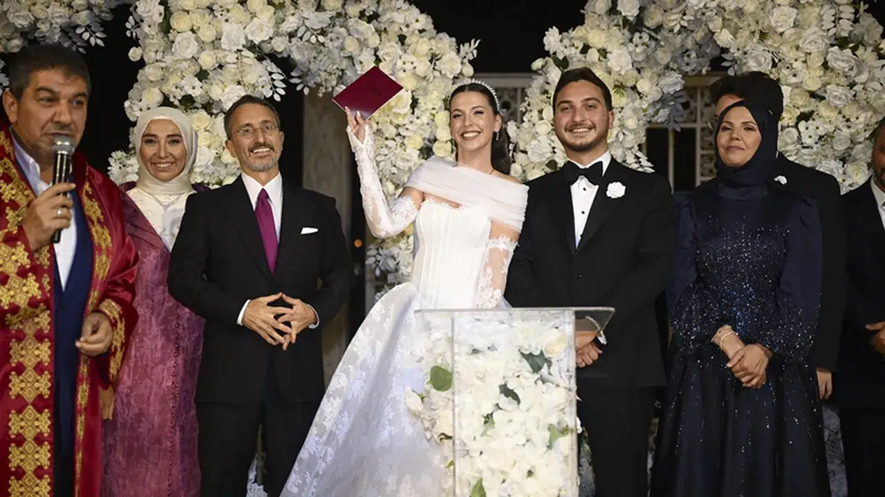Fahrettin Altun'un oğlu Beykoz’da düzenlenen törenle evlendi