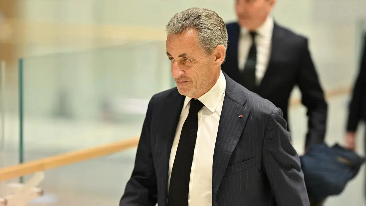 Eski Fransa Cumhurbaşkanı Sarkozy, yolsuzluk ve suç örgütü kurma suçlarını da içeren davada suçlu bulundu