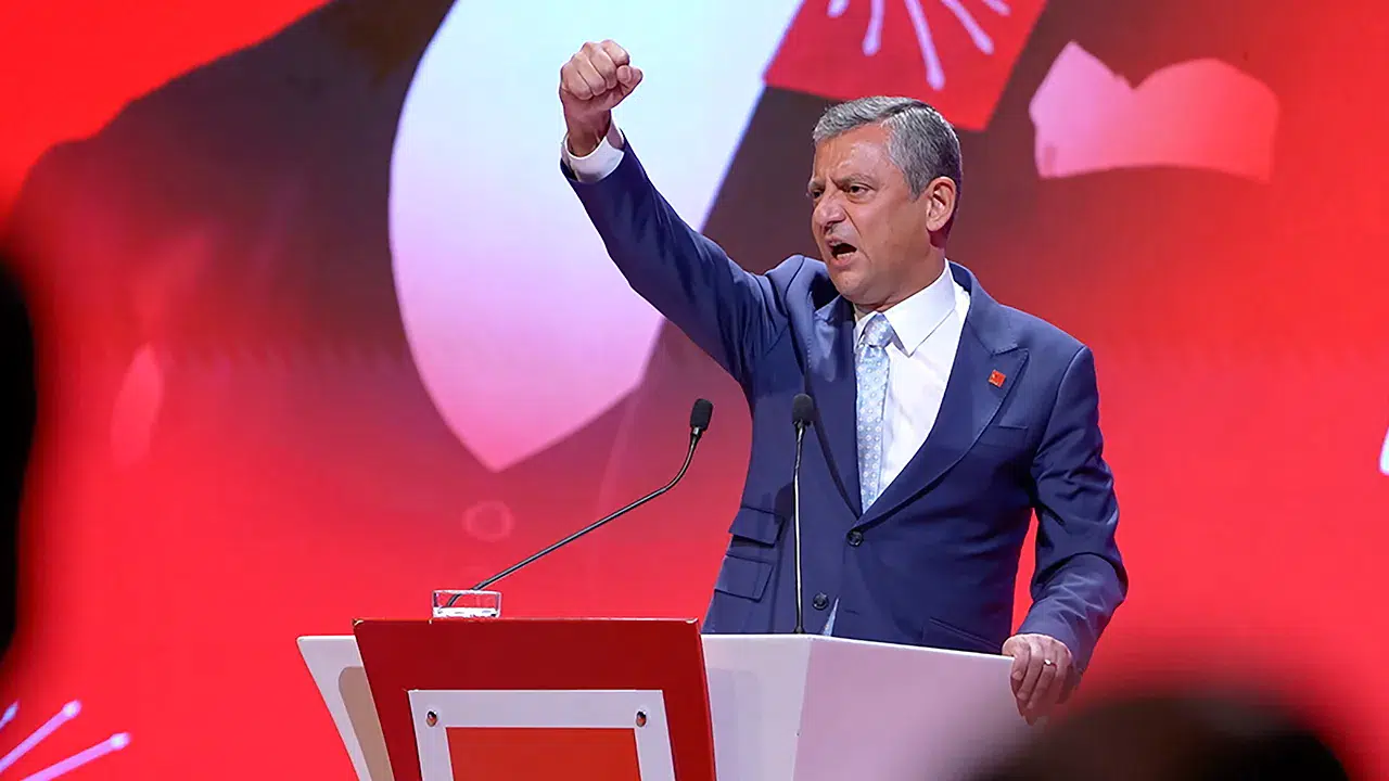 CHP lideri Özgür Özel: Hiçbir yol arkadaşımızı kimseye teslim etmeyiz!