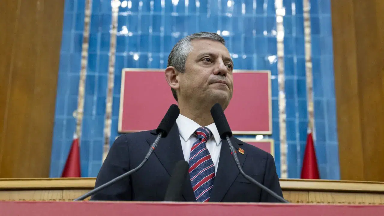 Özgür Özel’den YSK kararına yorum: Çelik beş hafta sonra yine başkan