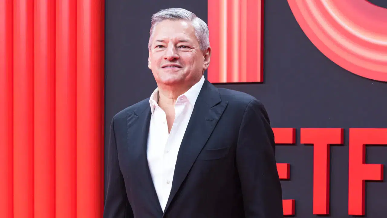 Warner Bros yarışında tansiyon yükseliyor: Ted Sarandos'tan Paramount'a sert eleştiri