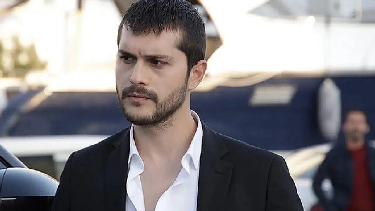 Başrolde değişiklik: Alperen Duymaz o diziye mi geliyor?