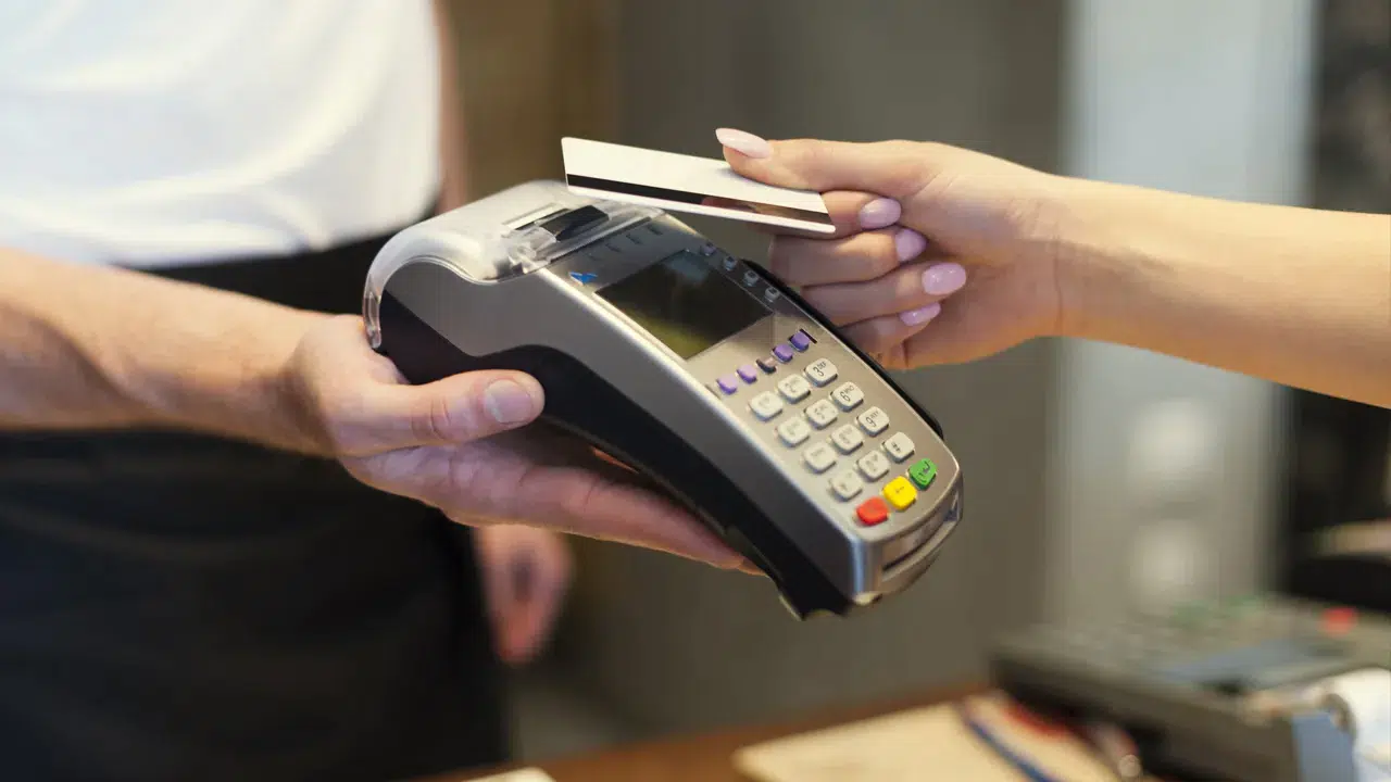 Türkiye kartlı ödemede rekor kırdı: Temassız ödemelerin payı yüzde 80 oldu