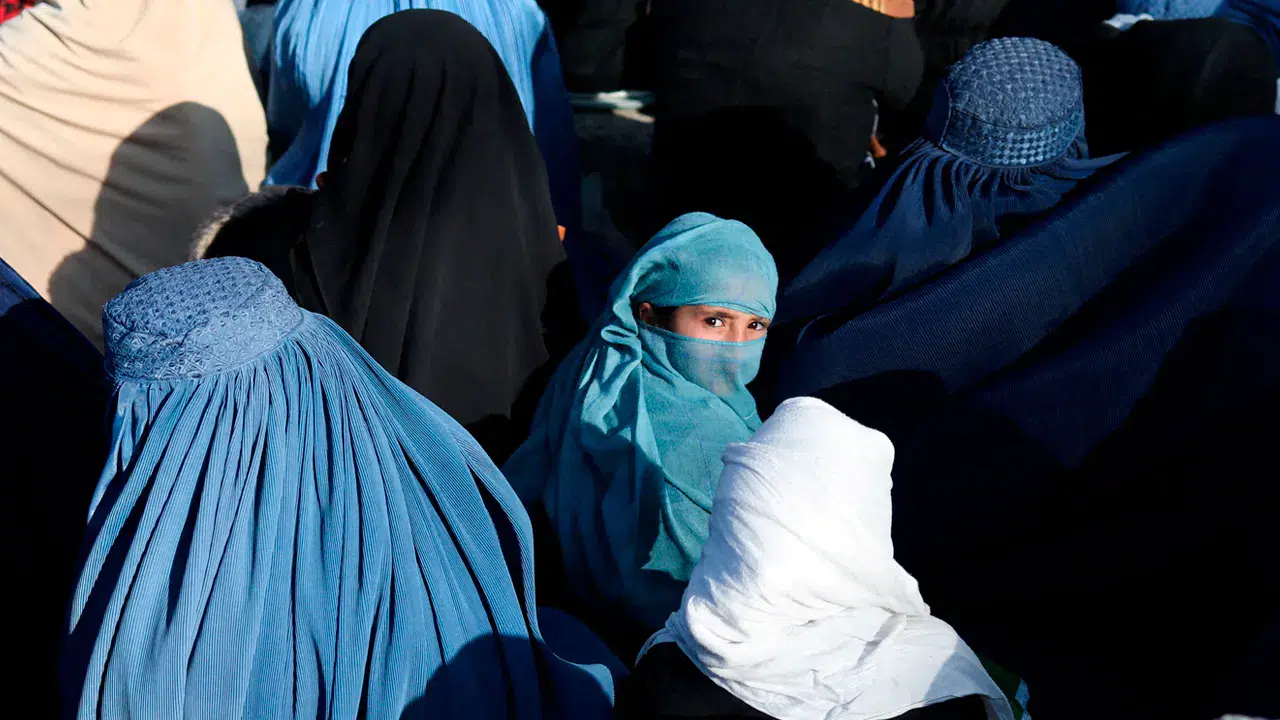 Afganistan’da şiddeti yasallaştıran düzenleme: Kemik kırılmadıkça ceza yok