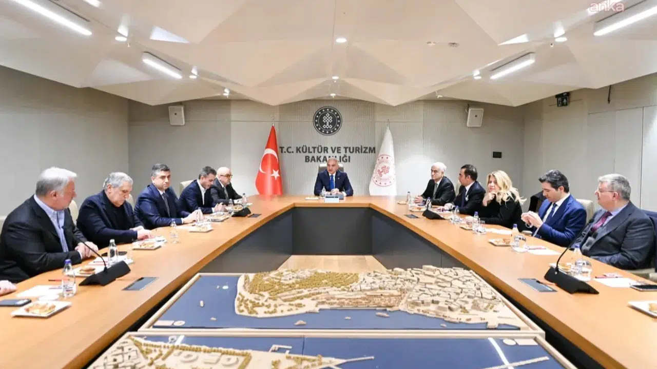 Dizi ihracatında hedef 1,2 milyar dolar: Bakan Ersoy yeni yol haritasını açıkladı