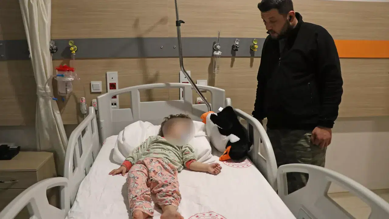 Yalova’da komşu dehşeti: 14 aylık bebek ve babasına odunlu saldırı