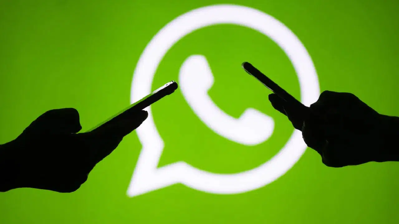 WhatsApp grup sohbetlerine beklenen özellik geldi: “Konudan kopma” sorunu ortadan kalkacak