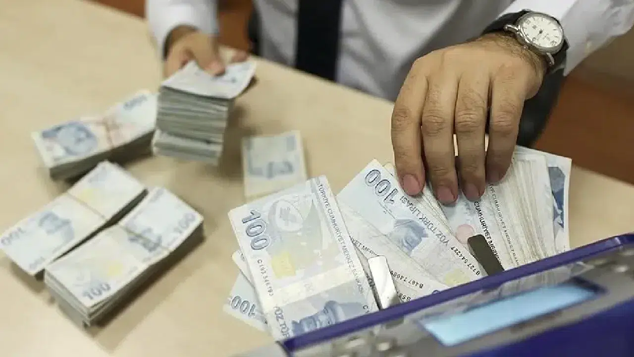 Emekli olacaklar acele edin: Ramazan Bayram ikramiyesi başvurusu için son tarih açıklandı