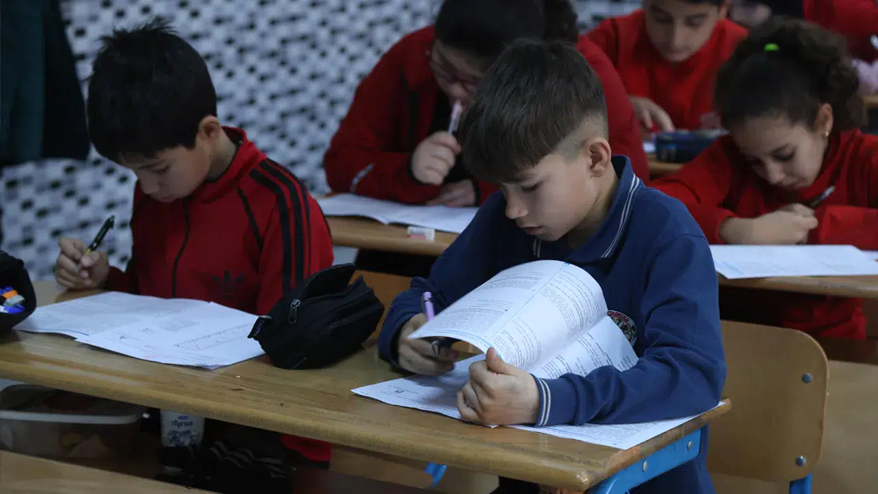 Okullarda ikinci ara tatil ne zaman başlayacak? Ara tatil ve bayram birleşiyor mu?