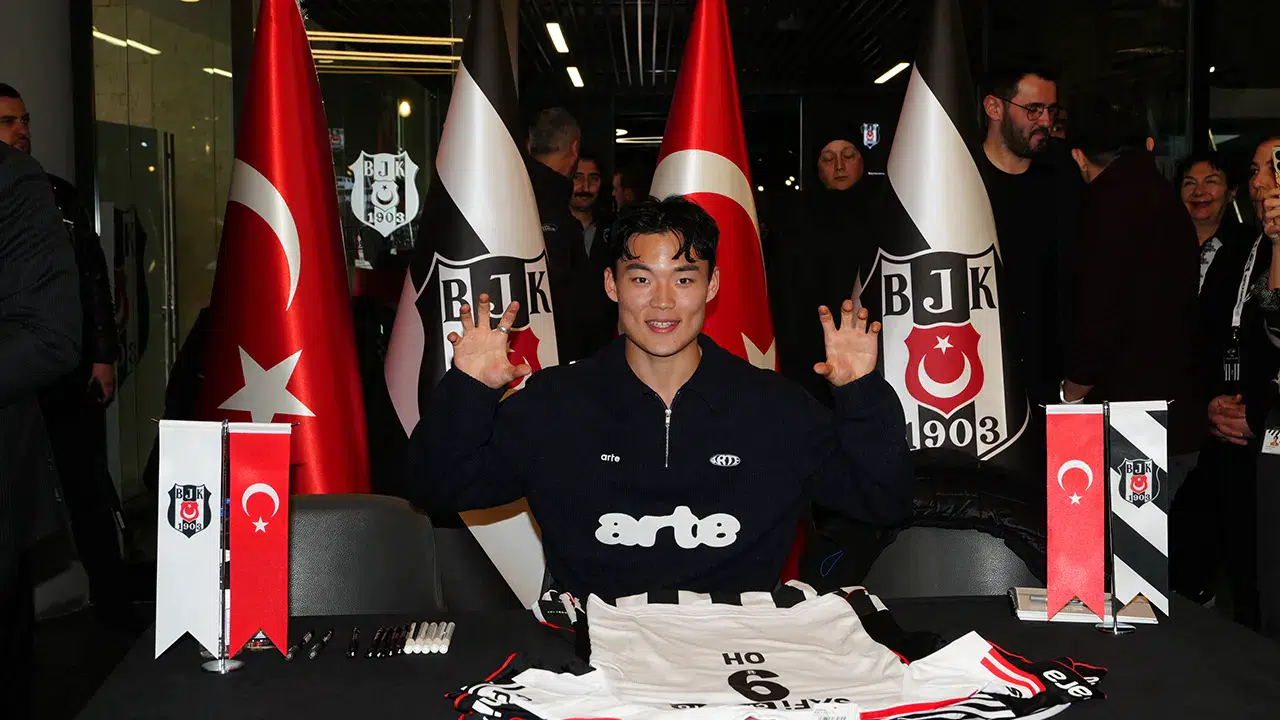 Beşiktaş'ın Güney Koreli yıldızı Hyeon-gyu Oh taraftarla buluştu