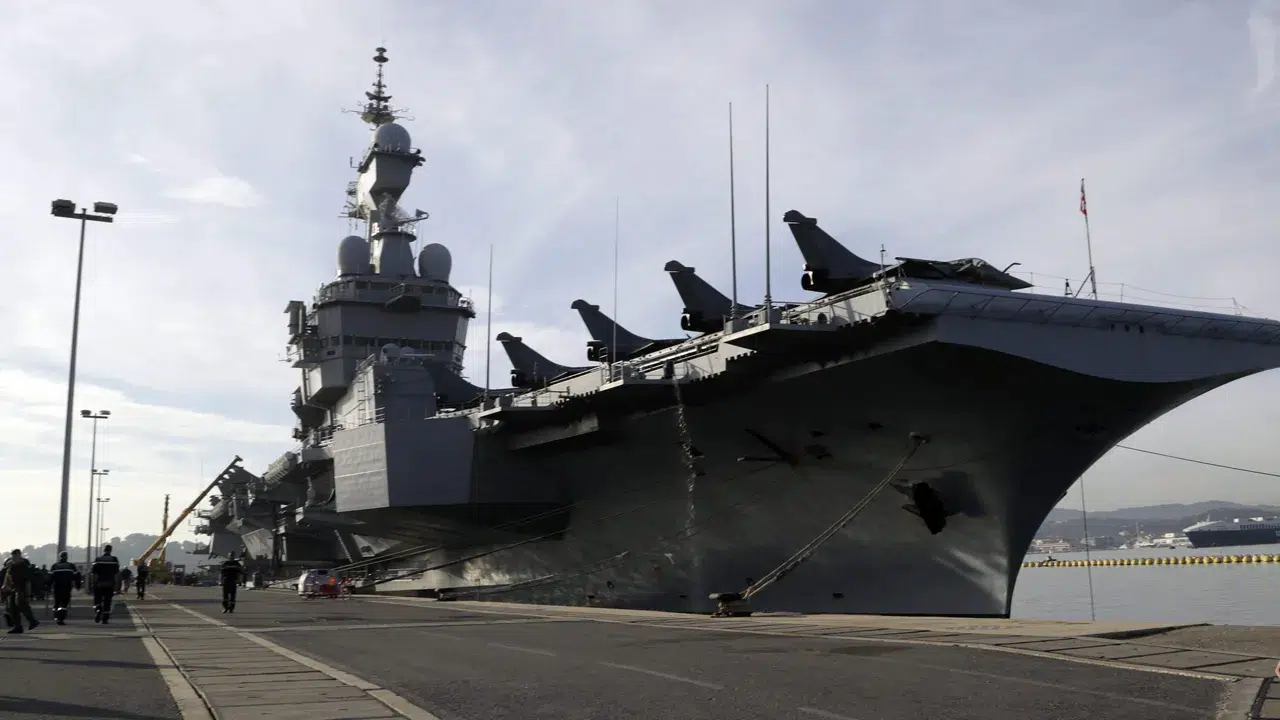 Fransa'dan Akdeniz hamlesi: Macron, Charles de Gaulle gemisini bölgeye gönderdi