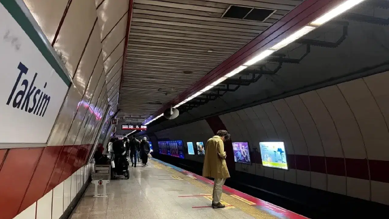 8 Mart önlemleri: İstanbul’da bazı yollar kapatıldı, Taksim metrosu hizmet dışı