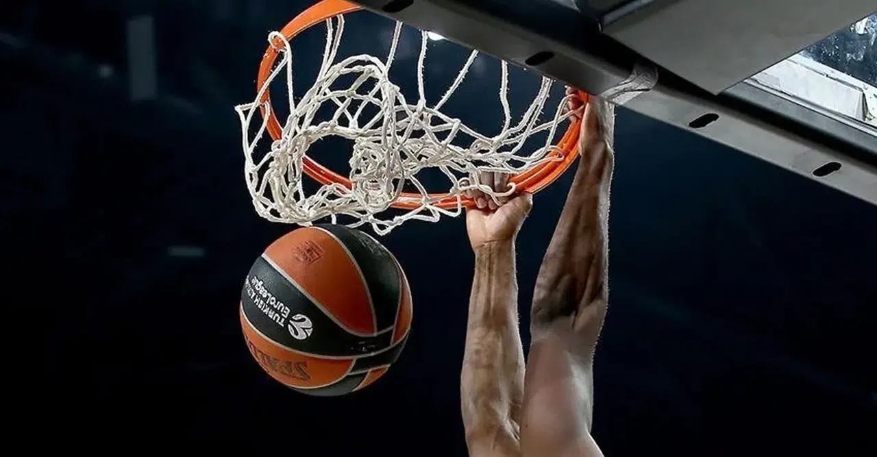 Euroleague'de savaş rötarı: Hava sahası kapanınca iki maç ertelendi