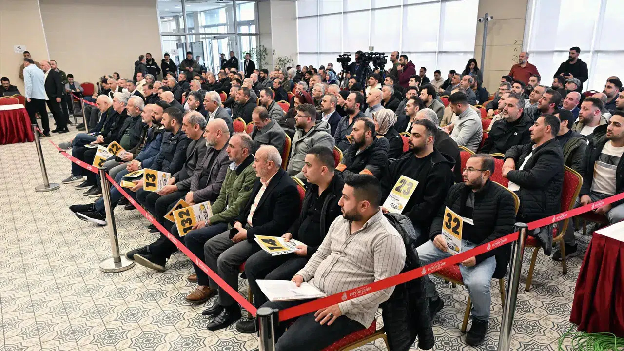 İBB'nin uygulama bazlı taksi ihalesinde 146 plaka daha satıldı
