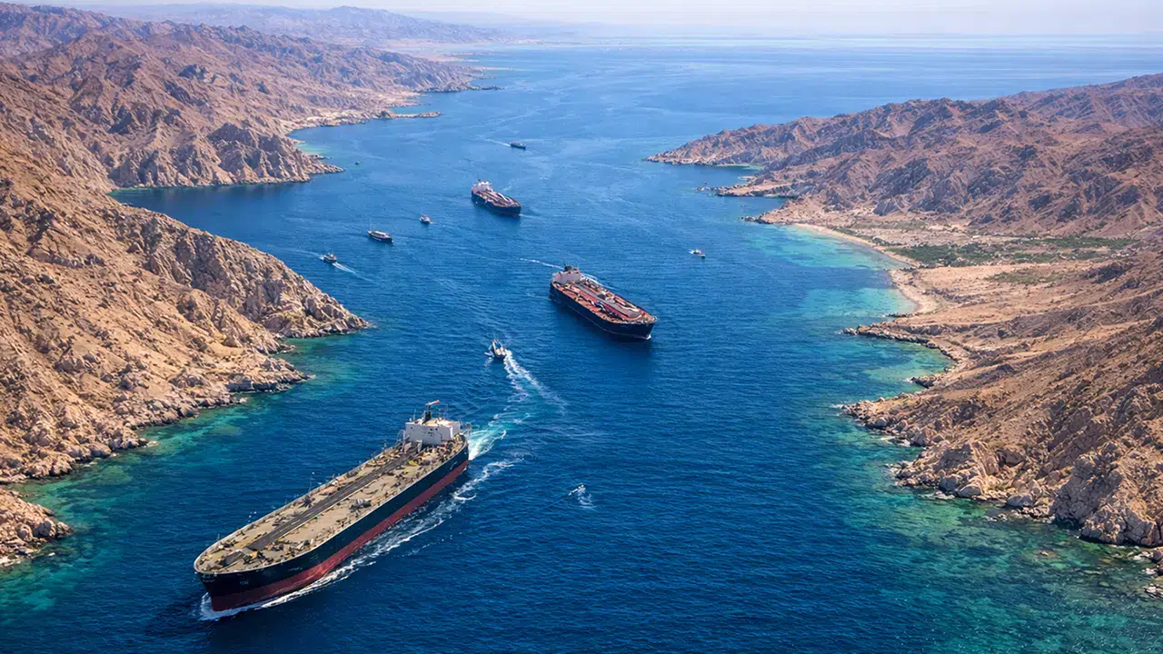 Küresel enerjinin şah damarı kesildi: İran Hürmüz Boğazı'nı kapattı!