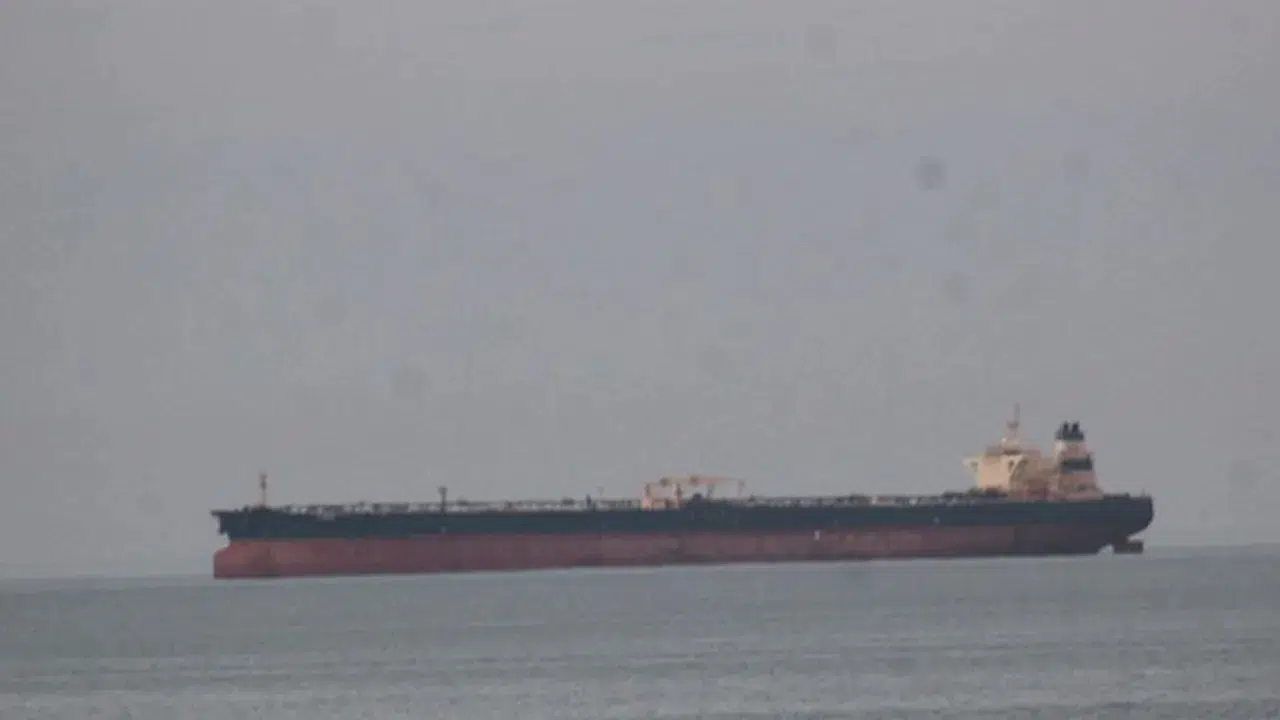 İstanbul Boğazı açıklarında Türk petrol gemisine drone isabet etti