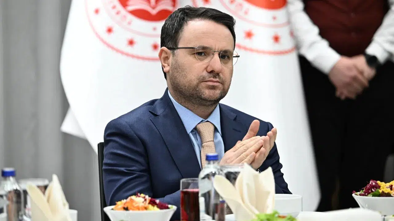 Bakan Gürlek’in tapu bilgilerini sorgulayan 2 memur tutuklandı