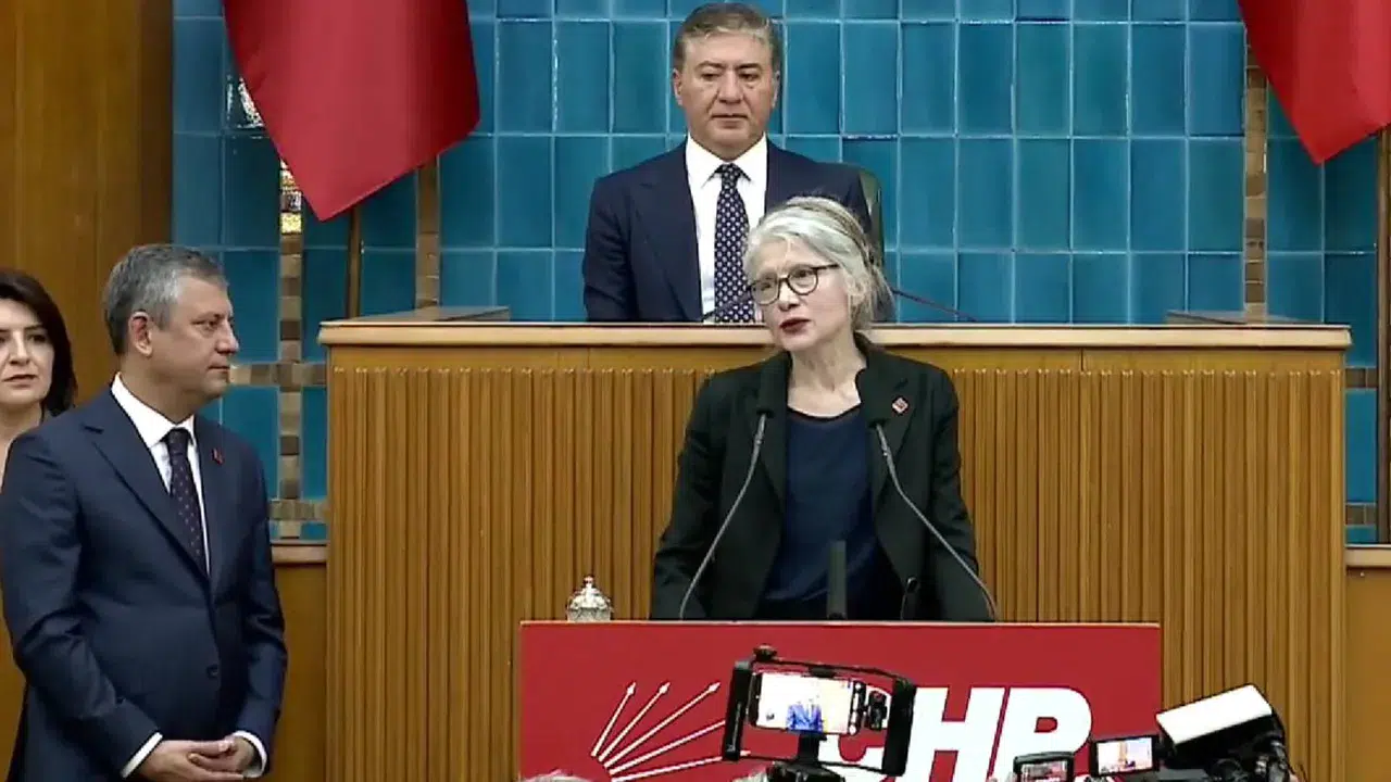 Emine Ülker Tarhan 12 yıl aradan sonra CHP'ye döndü