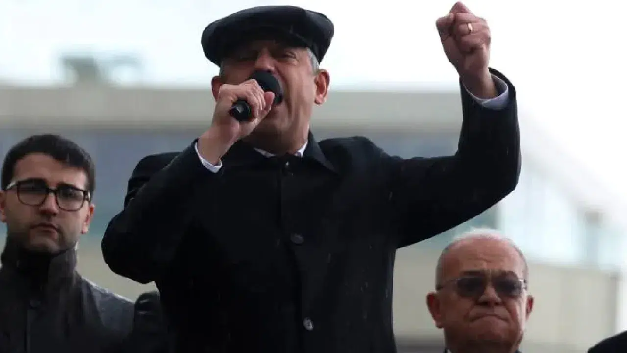 Özel’den Cumhurbaşkanı Erdoğan’a meydan okuma: “Ne Ömer’i veririz, ne Ekrem’i!”