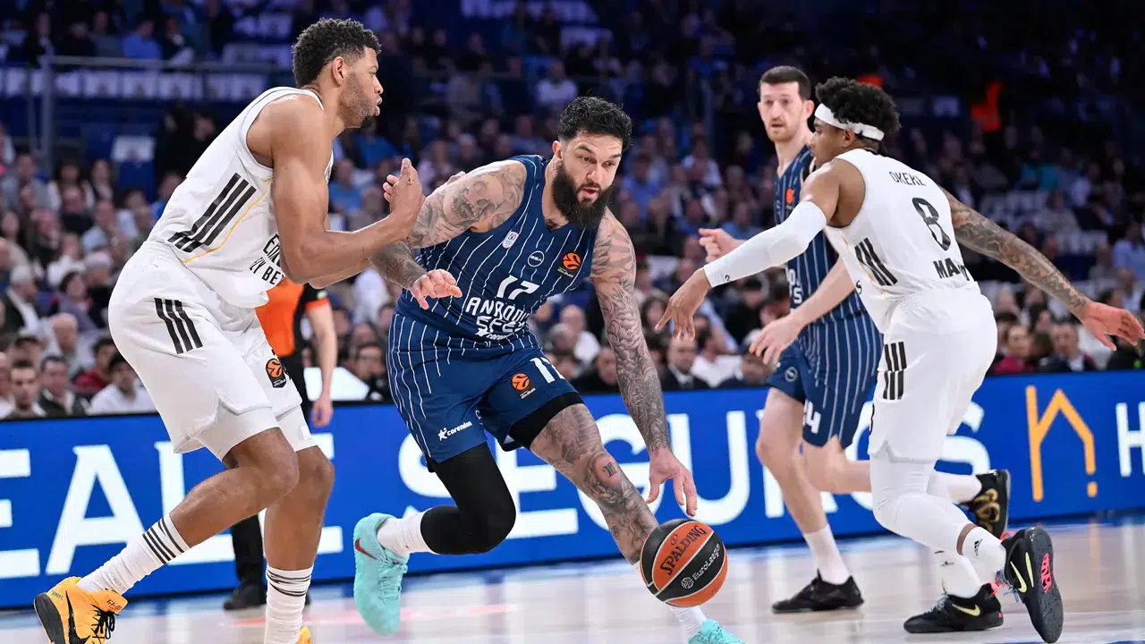 Anadolu Efes, Madrid deplasmanından eli boş döndü