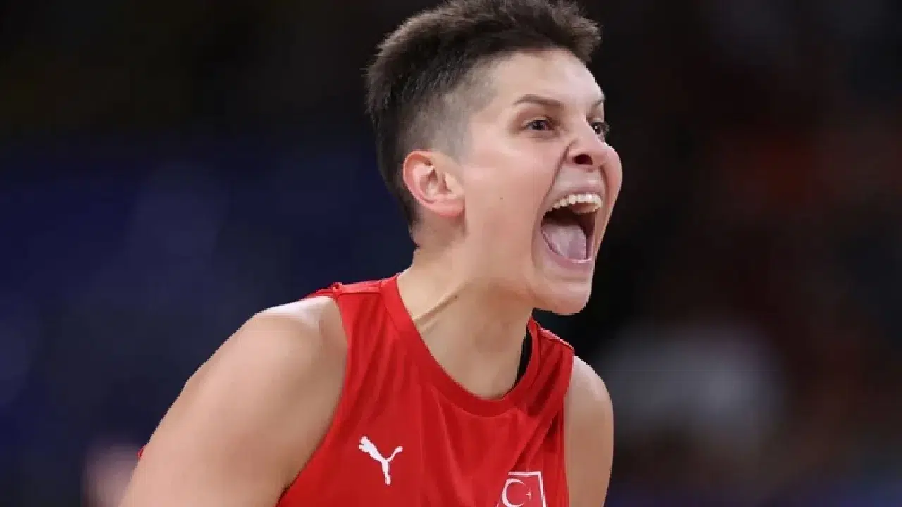 Ebrar Karakurt’tan Galatasaray taraftarına dikkat çeken yanıt