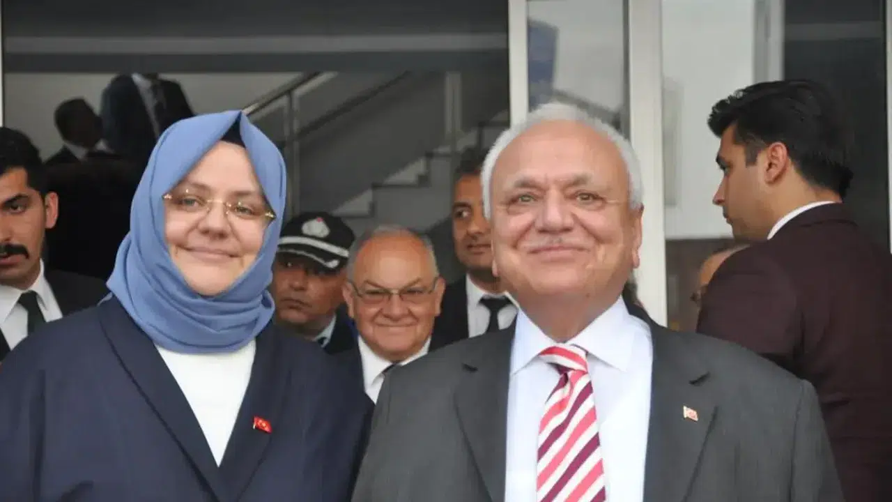 Eskişehir’de zincirleme kaza: Eski bakanlar da yaralandı