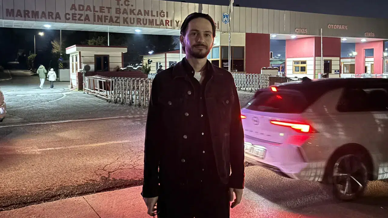 Gazeteci Furkan Karabay hakkındaki ev hapsi kararı kaldırıldı