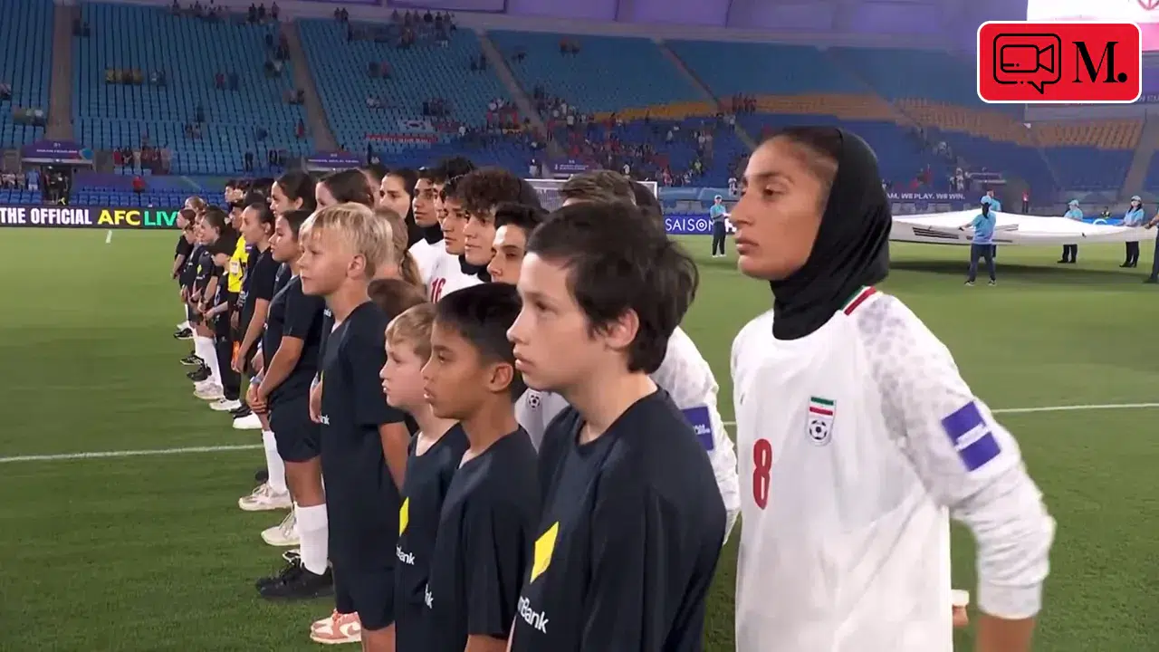 İran kadın milli takımı, Asya Kupası'nda İslam rejiminin milli marşını okumadı!