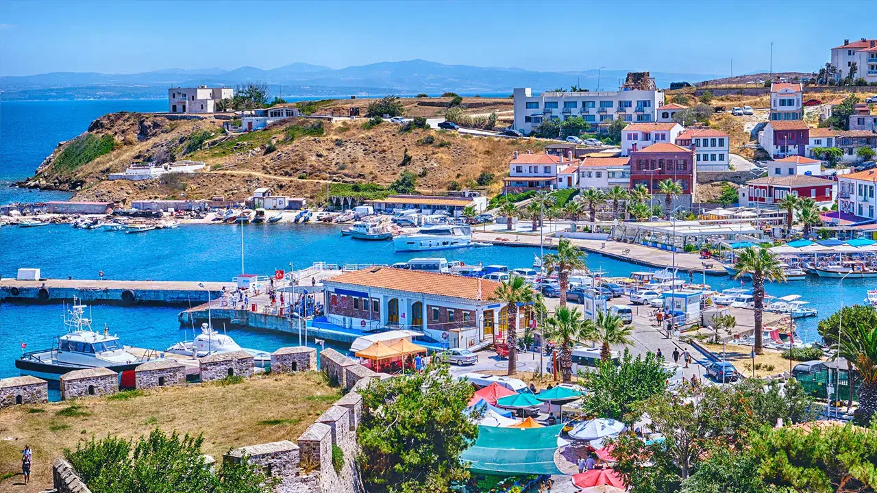 Bozcaada’ya Ramazan Bayramı’nda bazı araçların geçişi geçici olarak kısıtlandı