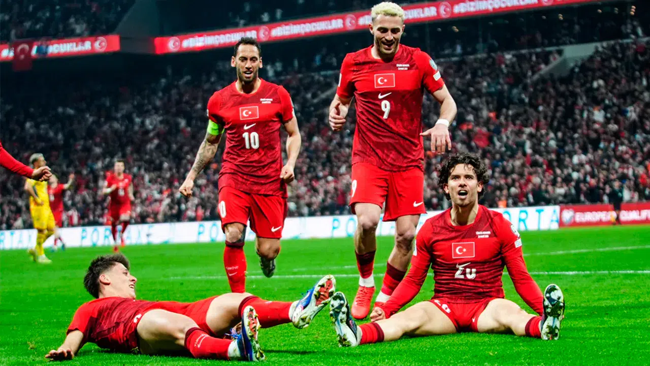 Türkiye, Romanya'yı 1-0 yenerek Dünya Kupası play-off finaline yükseldi!