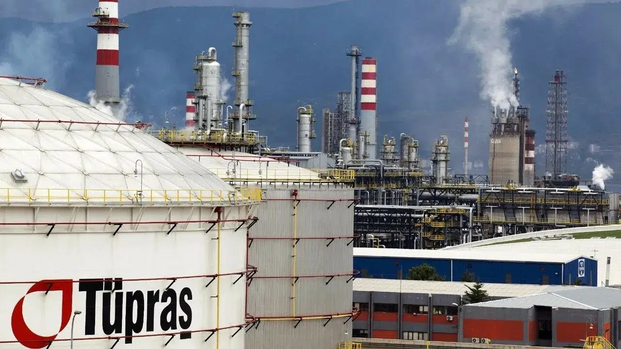 Koç Holding, Tüpraş’taki %2,1 hissesini 9,3 milyar liraya sattı