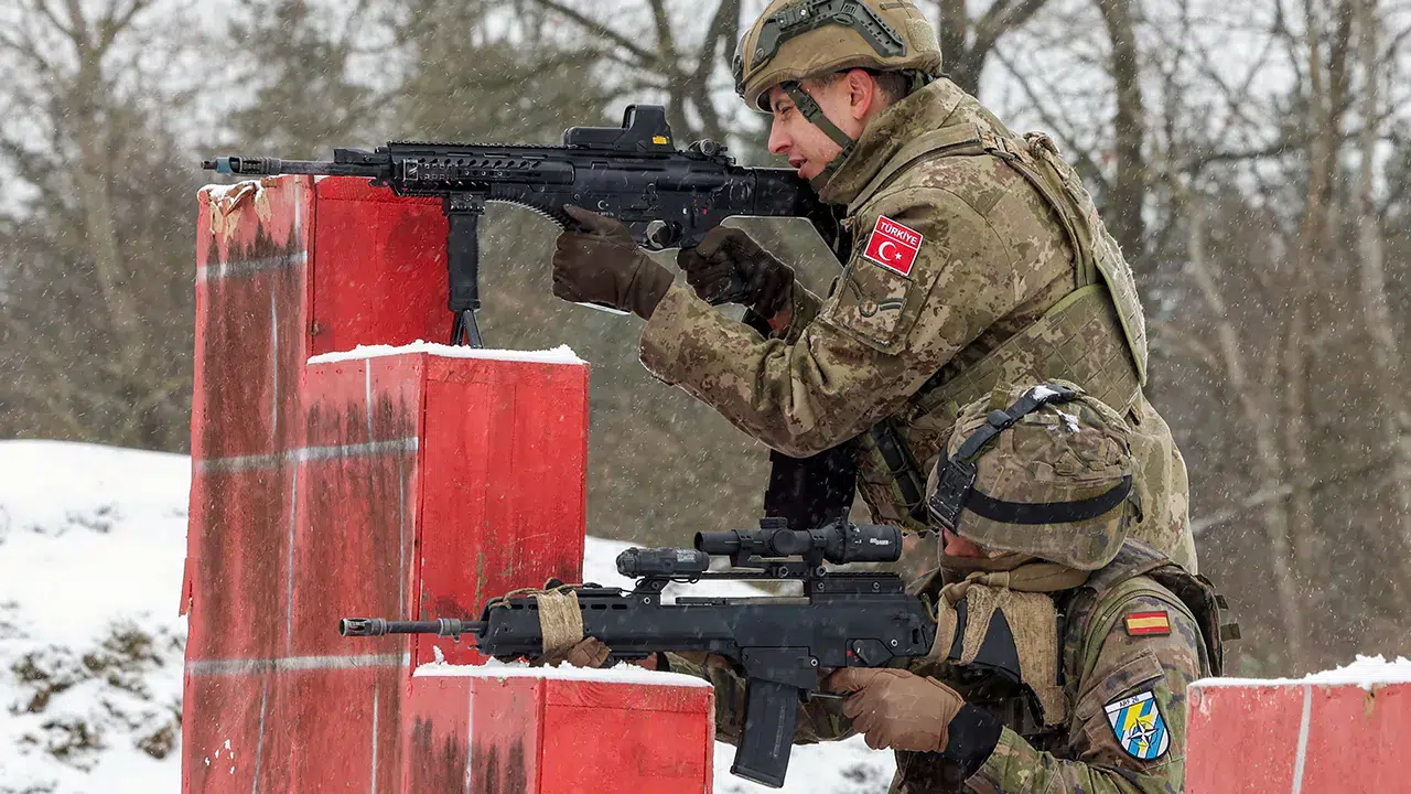 Türk ve İspanyol askerleri omuz omuza: MSB'den 'kalplerimiz yan yana' mesajı
