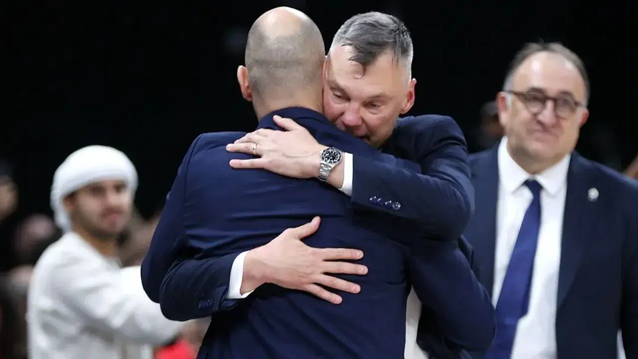 Saras Jasikevicius 50. yaş gününde ezeli dostu Spanoulis’i ağırlıyor